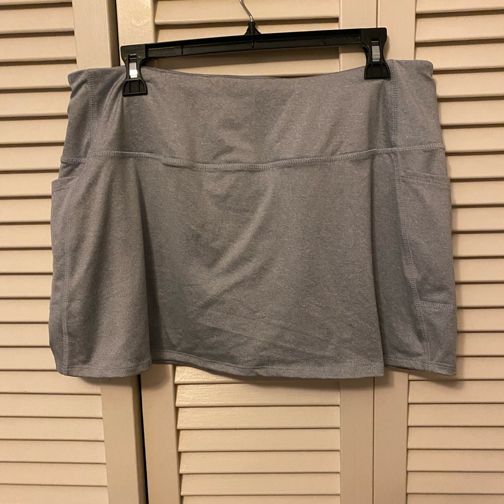 Etonic golf skort size large ships for $5.95